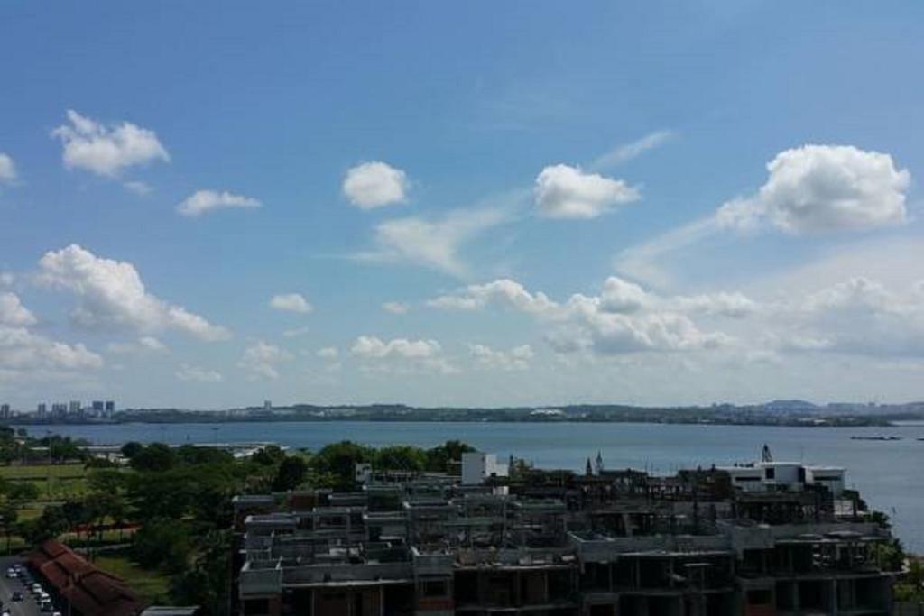 Experience The Coast - Hostahome Suites At Paragon Residence Near Downtown Johor Bahru Exteriör bild